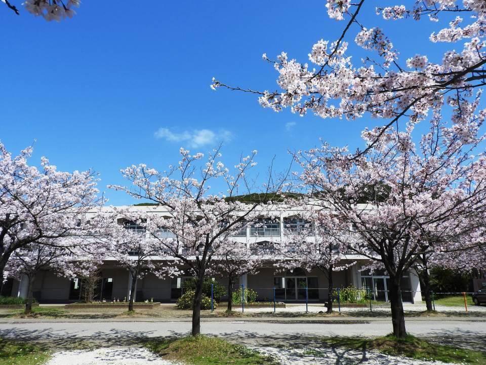 君津市立周西の丘小学校