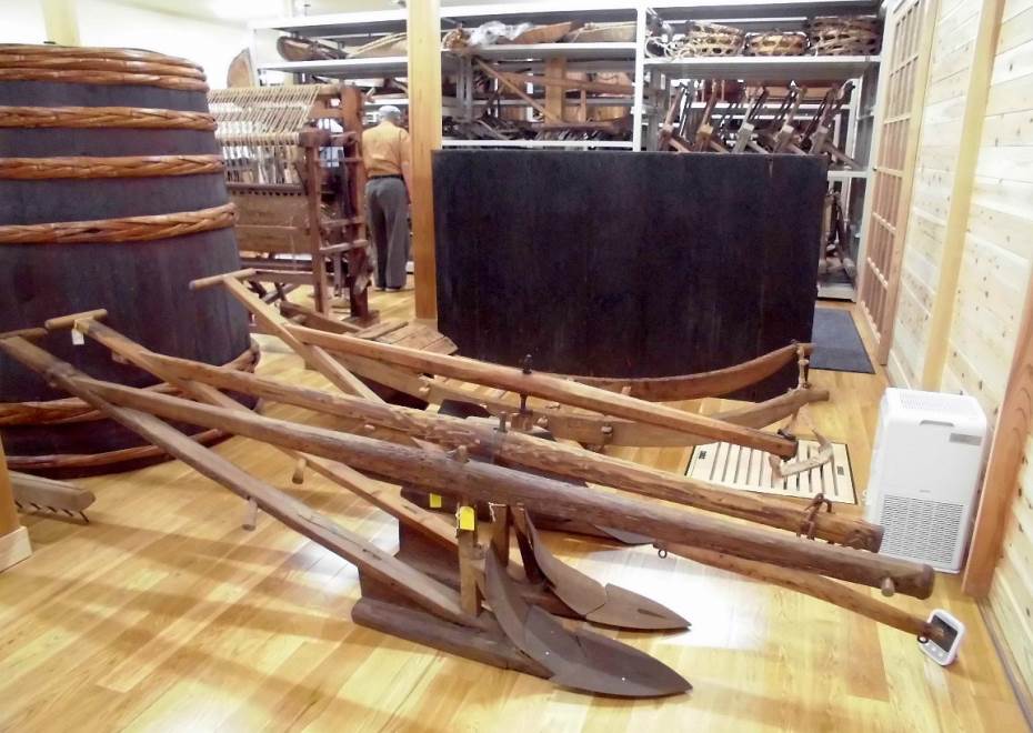 南房総で明治から昭和初期に使用されていた農具 : 棃(すき) 南房総で明治から昭和初期に使用されていた農具:背負子 - メルカリ