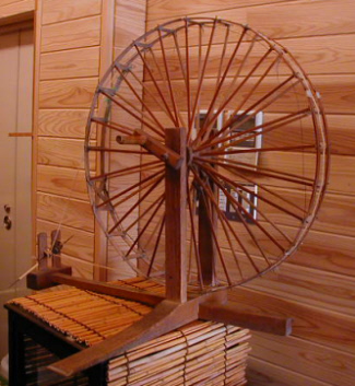 糸車 竹製紡車【-手織りの道具屋-稲垣機料】