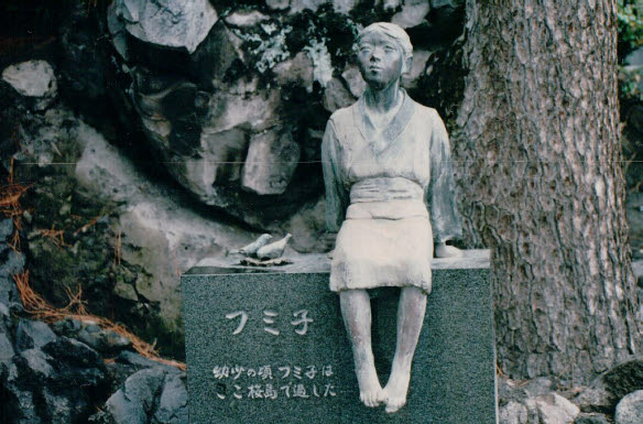林芙美子　『花の命は短くて苦しきことのみ多かりき』　直筆サイン色紙　　 　書 林芙美子 『花の命は短くて苦しきことのみ多かりき』 直筆サイン