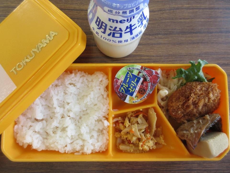 鋼鈑幼稚園 ニュース 今日の給食