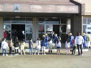 高岡市立志貴野中学校