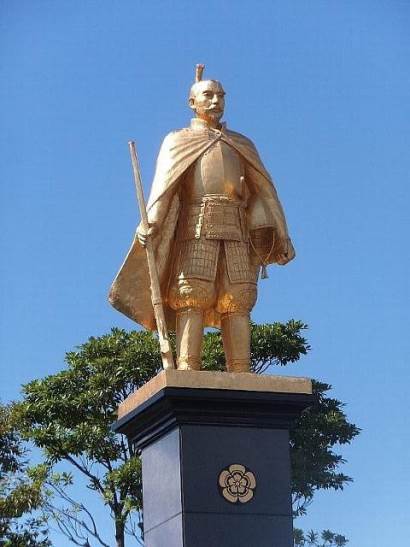 知恵の輪 金の信長像 2