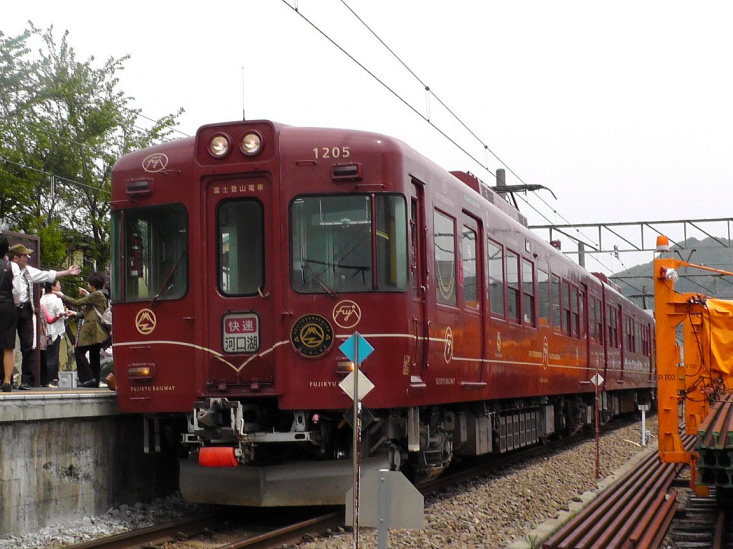 知恵の輪 山梨 富士急登山電車１